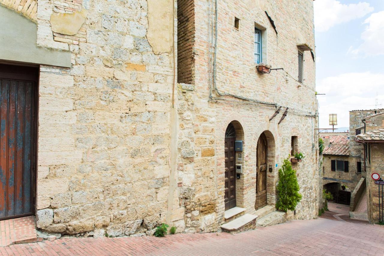 San Domenico Central Apt San Gimignano Exterior photo